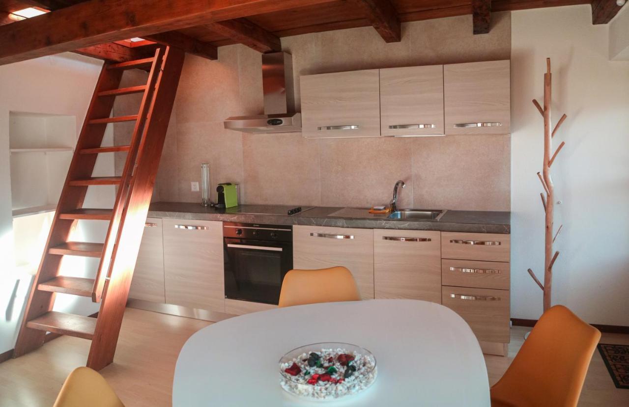 Wisteria House - Holiday Apartment Cadenazzo Екстериор снимка